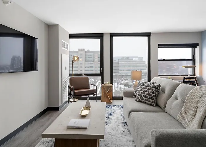 Landing Stylish 2Bd Gym Yoga Studio Apartment *