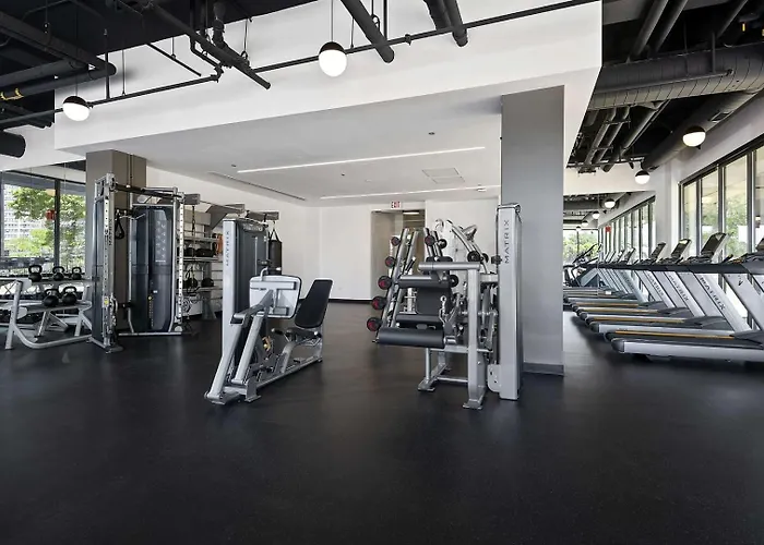 Landing Stylish 2Bd Gym Yoga Studio Chicago